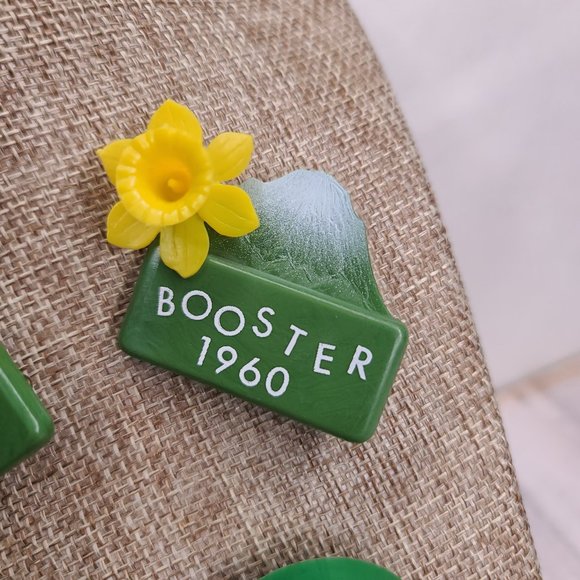 Set of 4 Vintage Daffodil Booster Pin Brooches 1960 and 1963. Pinup Retro - Picture 4 of 9